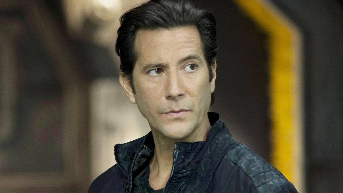 Henry Ian Cusick in The 100