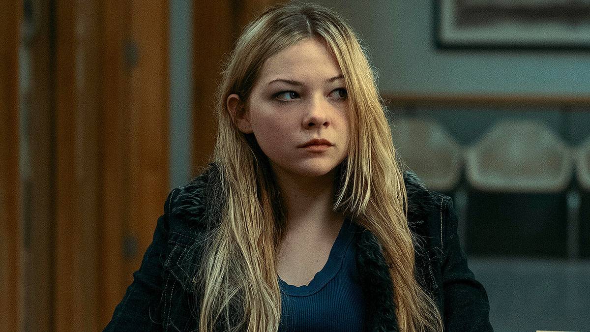 Chloe Guidry looking to the side as Josephine Bell in Under the Bridge 