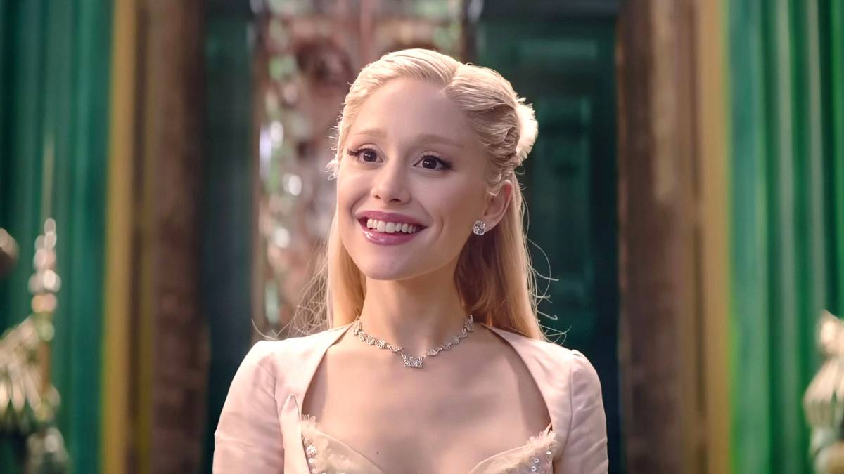 Ariana Grande in Wicked: For Good