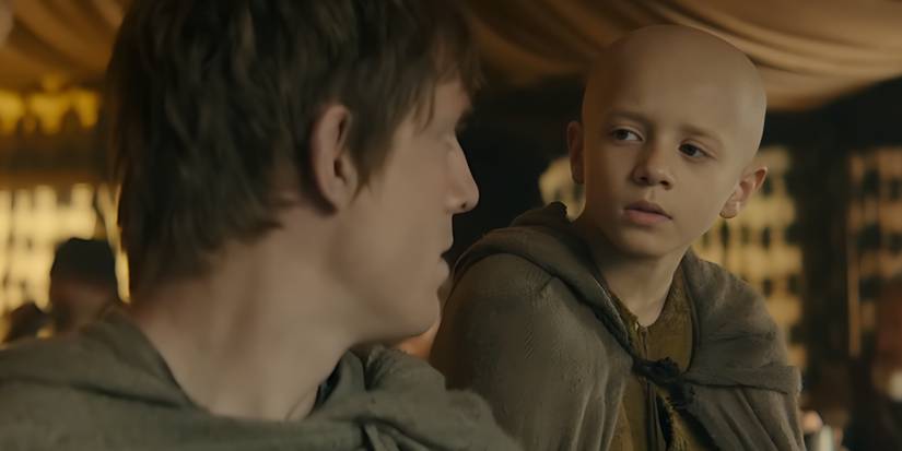 Egg (Dexter Sol Ansell) faces Dunk (Peter Claffey) in A Knight of the Seven Kingdoms