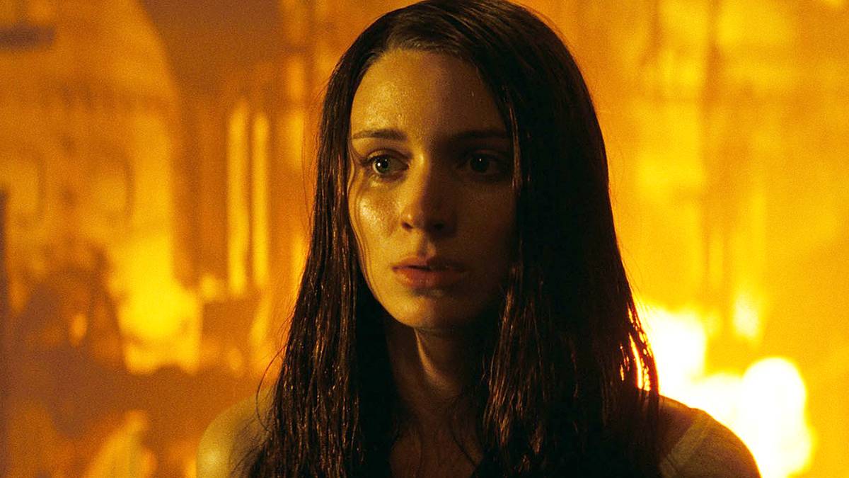 A-Nightmare-on-Elm-Street-Rooney-Mara