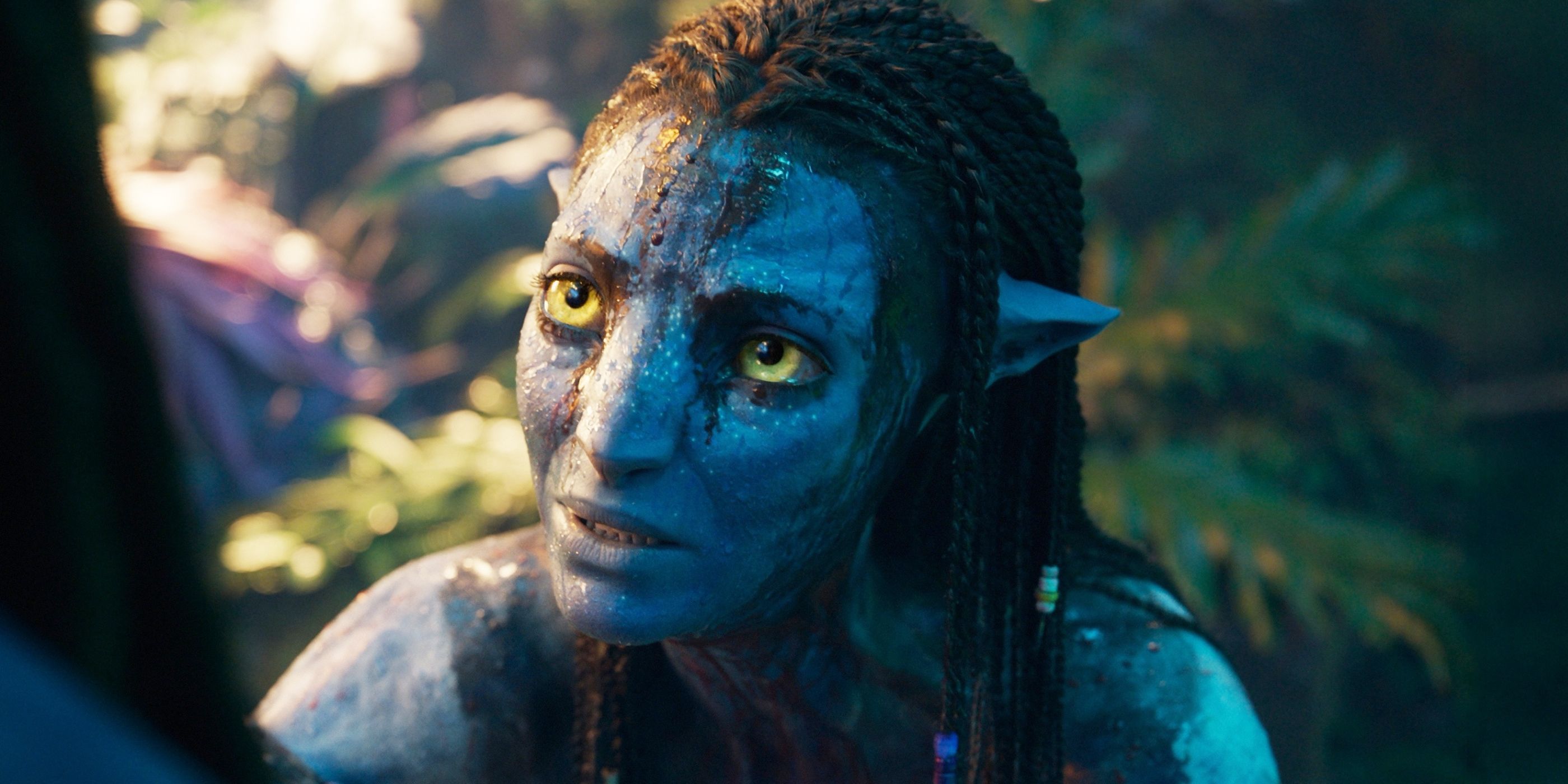 Zoe Saldaña Exposes Neytiri as a "Full-Blown Racist" in 'Avatar: Fire and Ash' image