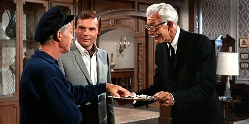 batman 66 alfred serving