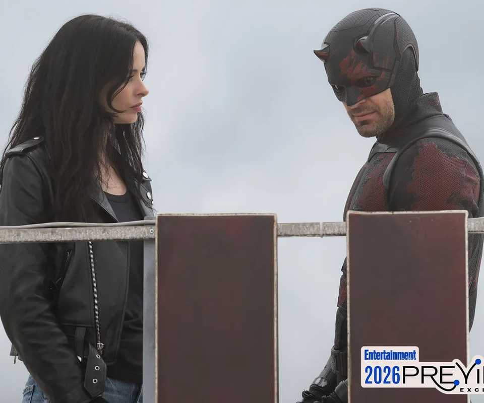 DAREDEVIL-BORN-AGAIN-Krysten-Ritter-charlie-cox-02-121125-7410151ed6244f63ab69284f8e93f896