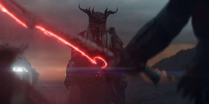 Dek and Nhjorr fighting in 'Predator Badlands'