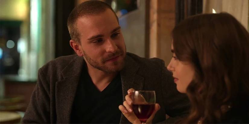Emily em cena com Thomas em Emily in Paris
