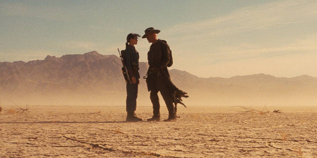 Ella Purnell como Lucy com Walton Goggins como The Ghoul em 'Fallout' 2ª Temporada.