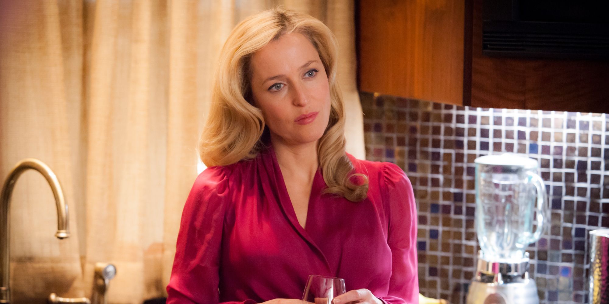 10 Best Gillian Anderson TV Shows, Ranked image