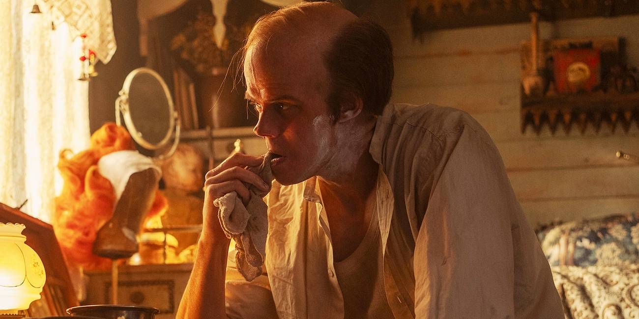 Bill Skarsgård as Bob Gray after a performance in IT: Welcome to Derry