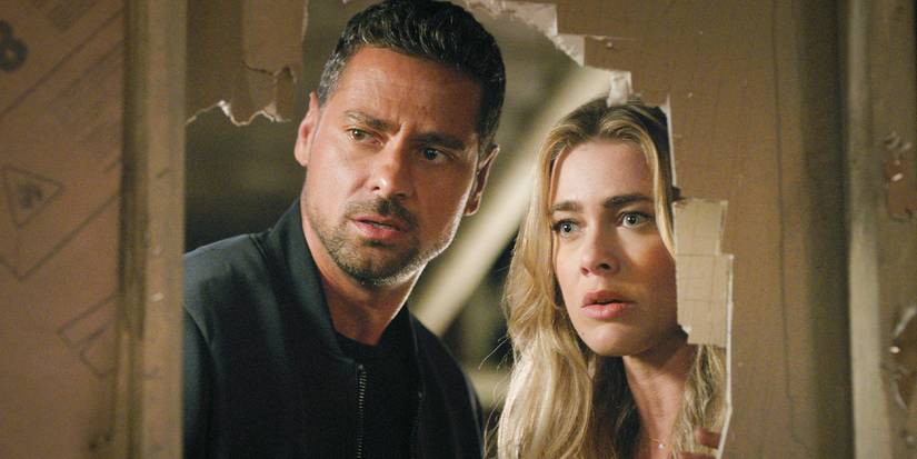 J.R. Ramirez and Melissa Roxburgh in Manifest