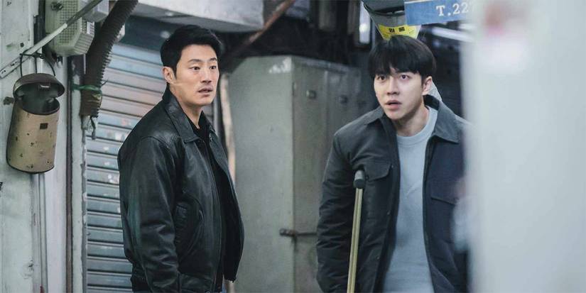 Go Mu-Chi (Lee Hee-joon) and Jeong Ba-reum (Lee Seung-gi) working together in Mouse