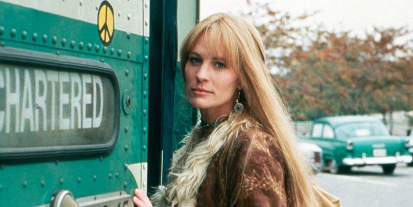 Robin Wright as Jenny getting onto a bus in Forrest Gump