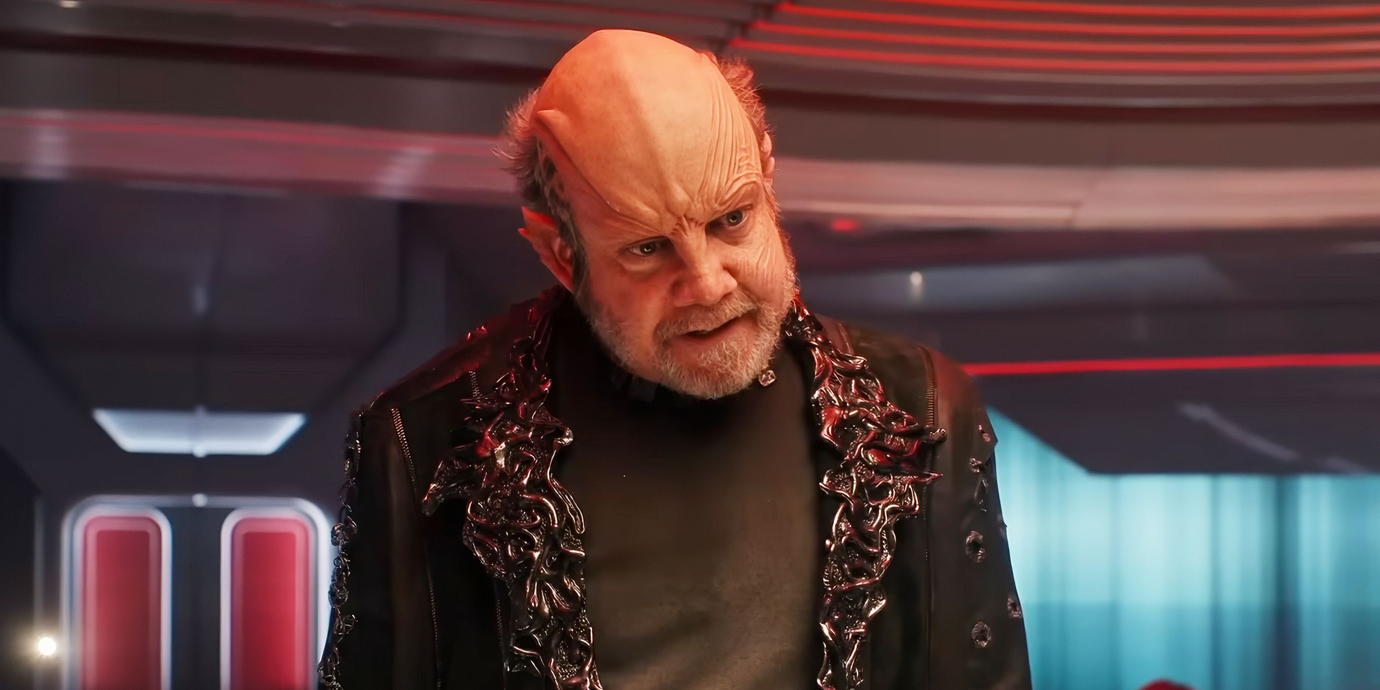 Paul Giamatti Defends Holly Hunter’s Bold Captain’s Chair Move in Star Trek's New Spin-Off