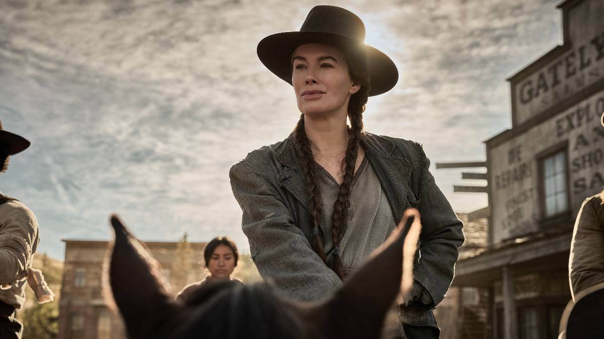 Gillian Anderson and Lena Headey Deserve Better Than Netflix’s Plodding Western Gillian Anderson and Lena Headey Deserve Better Than Netflix’s Plodding Western