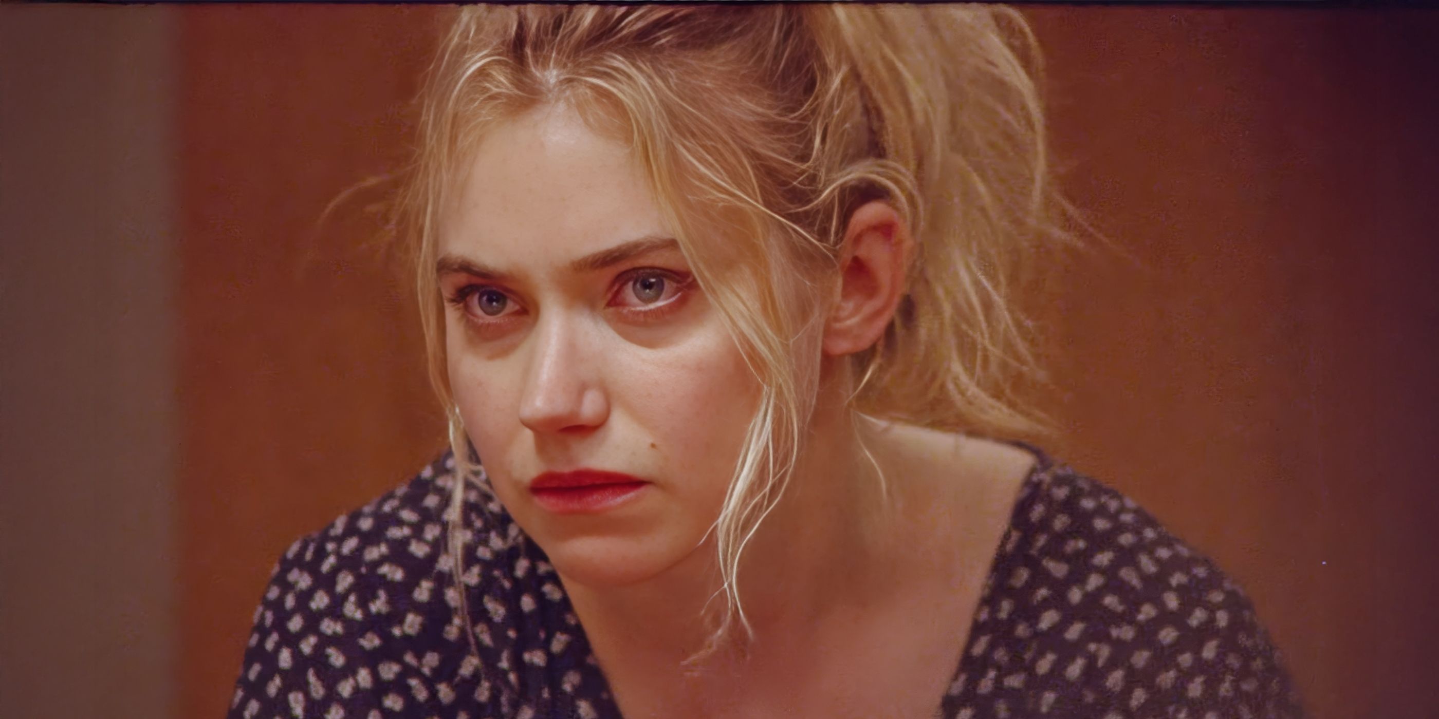 Imogen Poots on Diving Into the Deep End With Kristen Stewart: “She’s One of the Greatest Directors I’ve Ever Worked With”