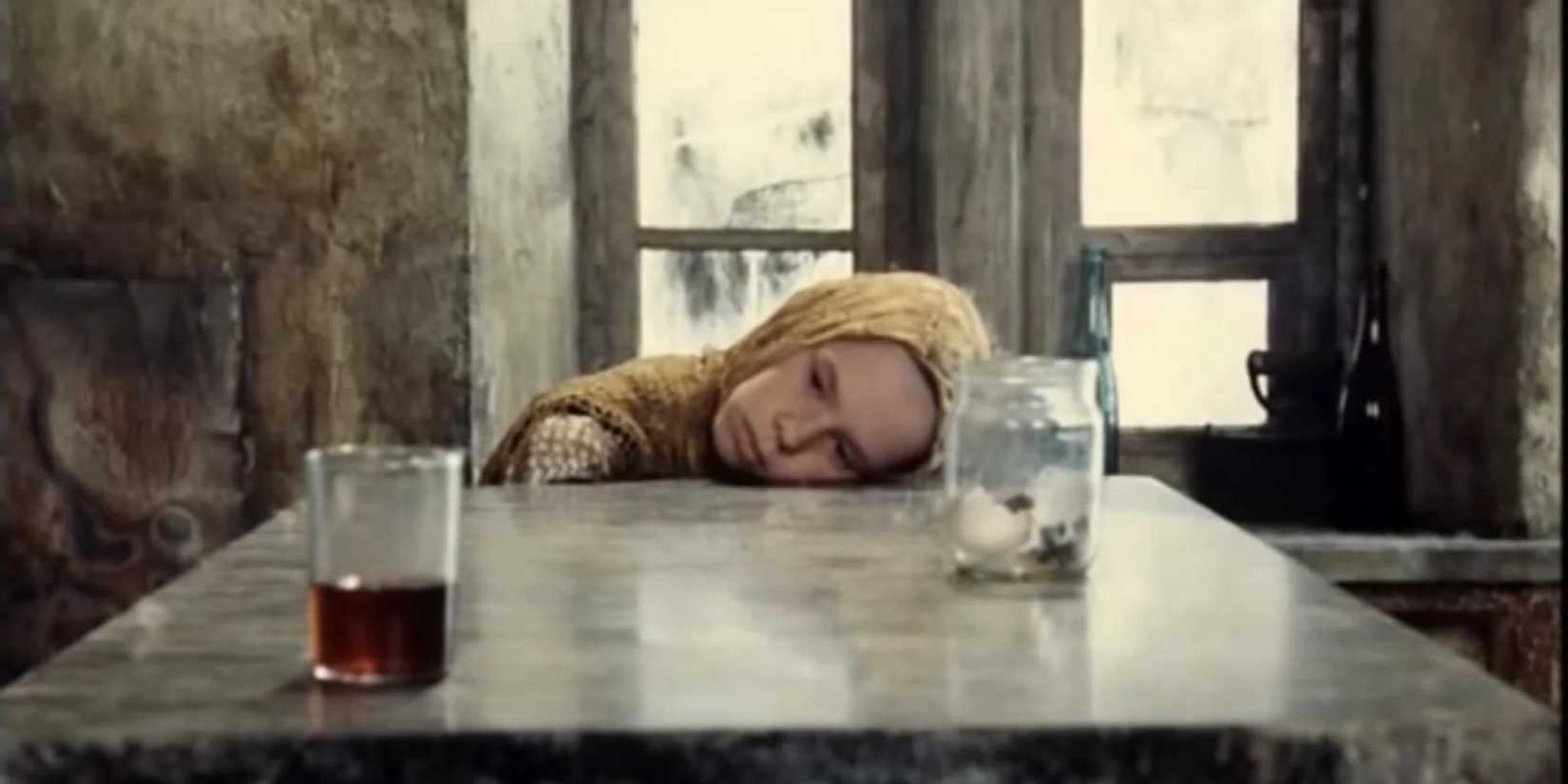 The girl and the glass at the end of 'Stalker' (1979)