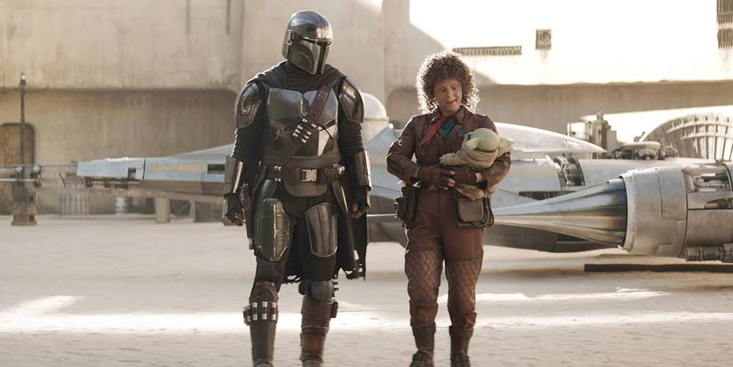 Din Djarin (Pedro Pascal) and Peli Motto (Amy Sedaris) in The Mandalorian.