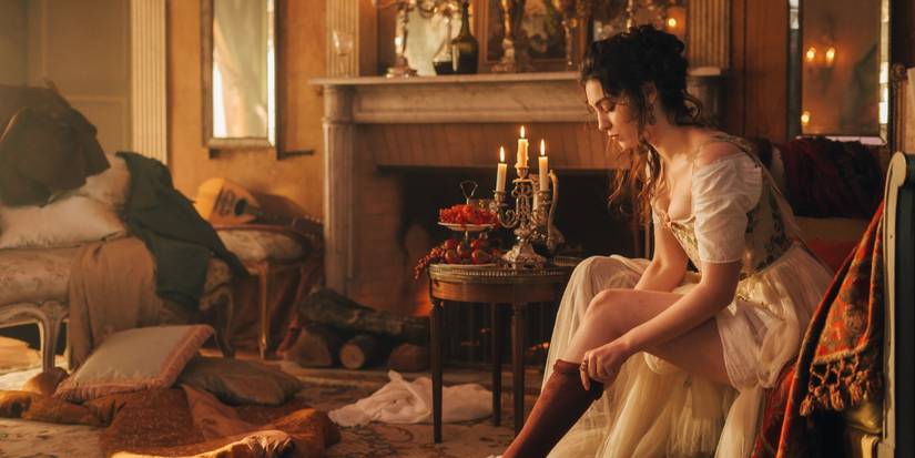 Isabelle de Merteuil mengenakan stoking di The Seduction