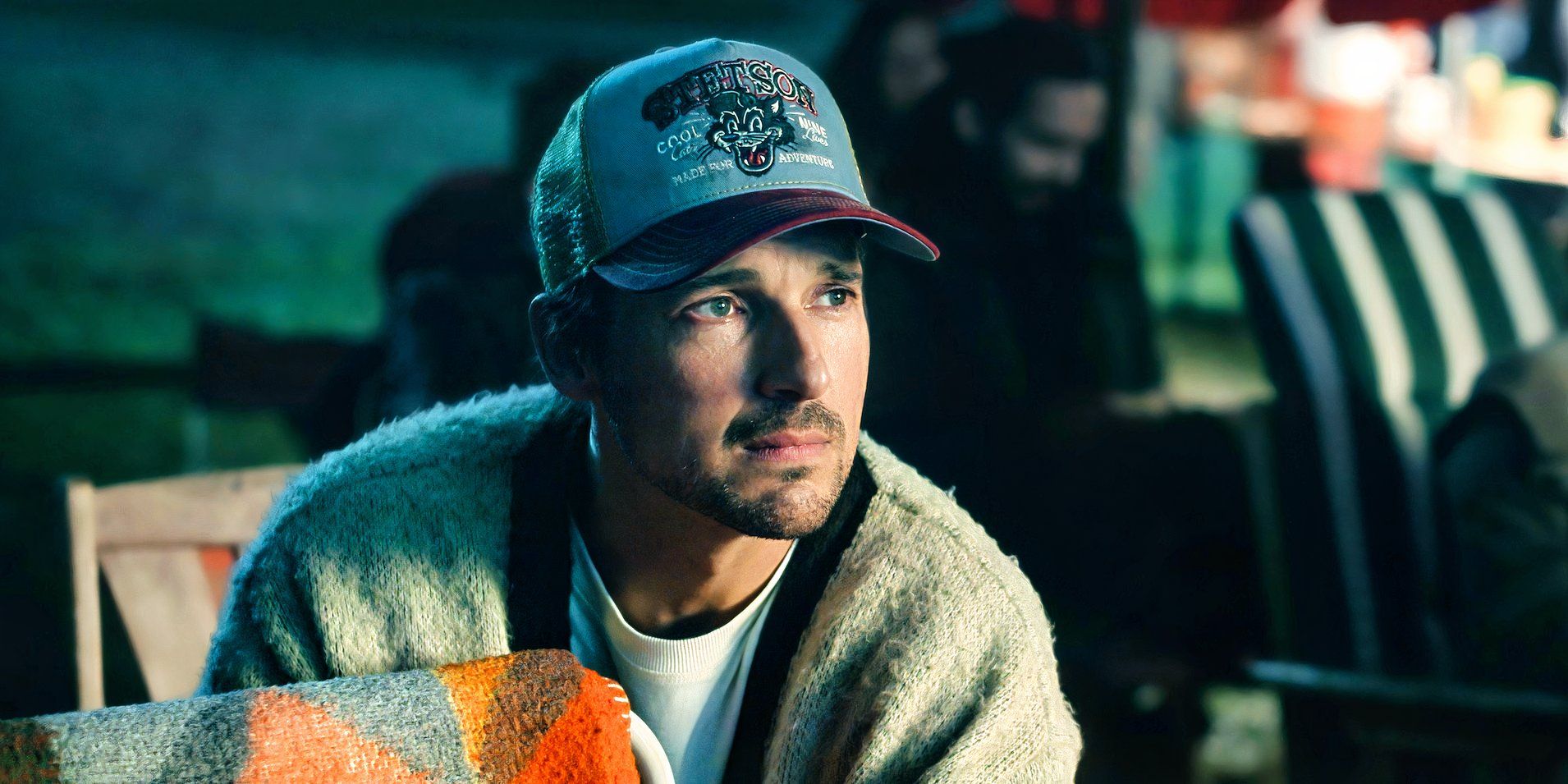 Florian David Fitz as Sven looking worried in The Signal.