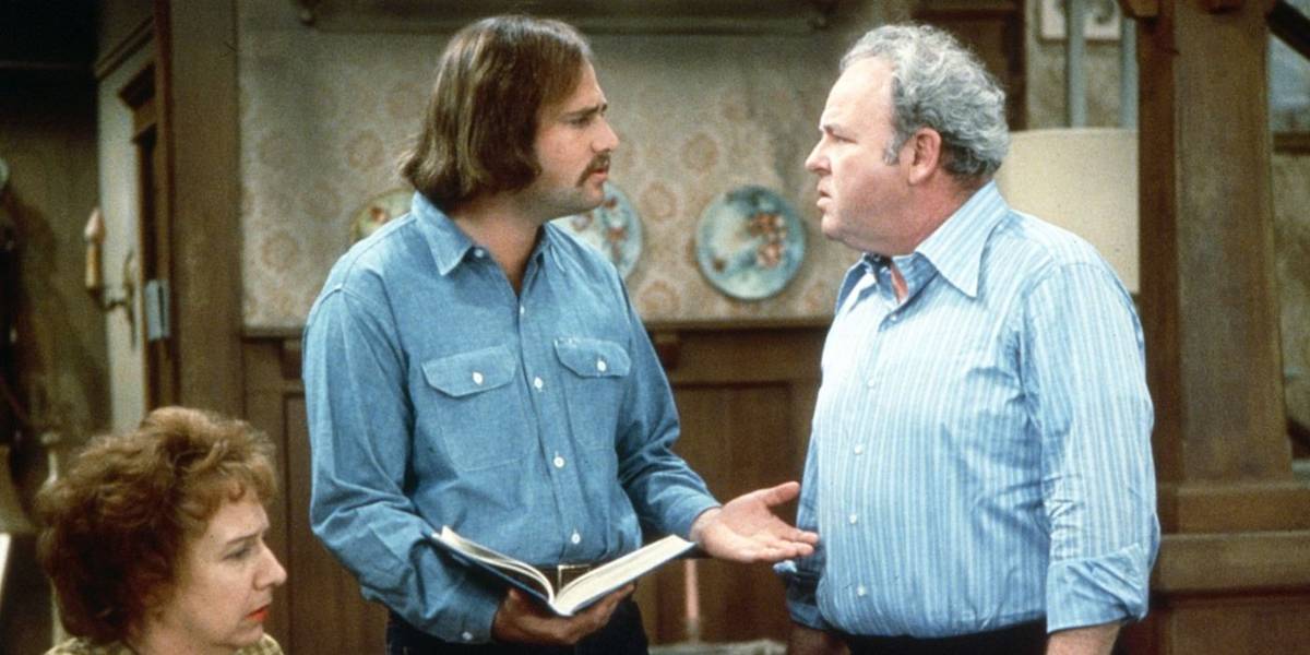 Jean Stapleton, Rob Reiner e Carroll O'Connor em cena de All in the Family.
