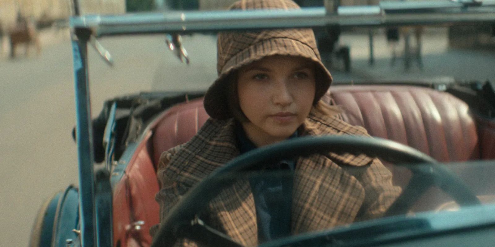 agatha-christies-seven-dials-mia-mckenna-bruce Netflix’s Intense Agatha Christie Mystery Takes Less Than 3 Hours to Binge