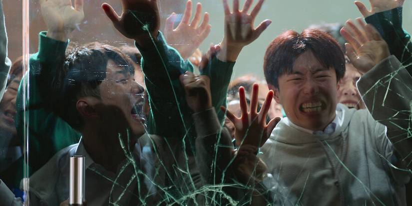 Students pressed up against the glass in 'All of Us Are Dead'