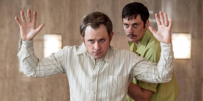 Dacre Montgomery and Bill Skarsgård in Dead Man's Wire