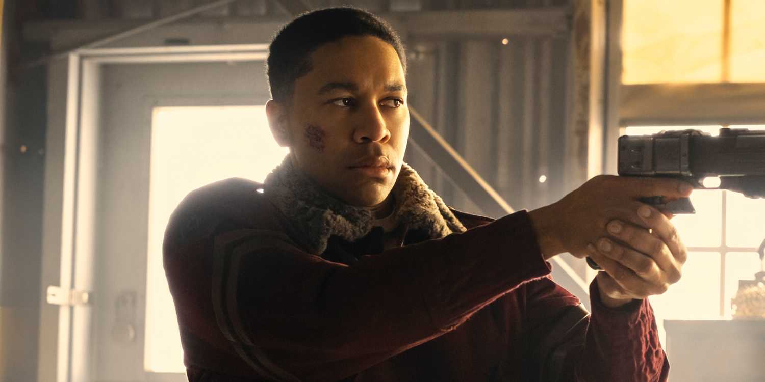 Aaron Moten holding a gun in Fallout Season 2