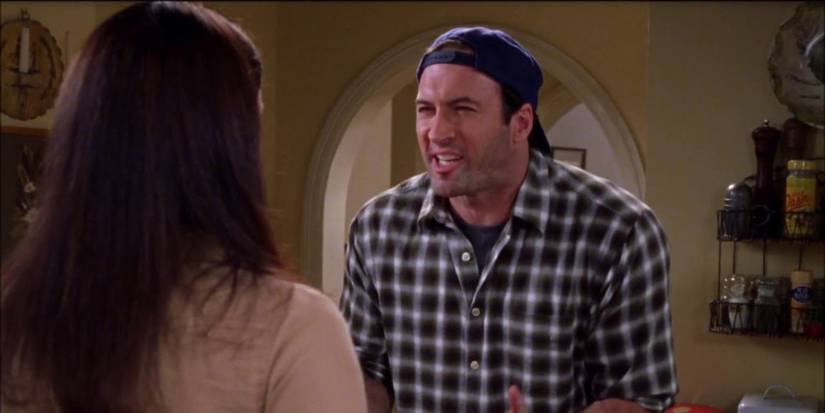 Luke Danes (Scott Patterson) ranting about jam hands in 'Gilmore Girls' Season 2.