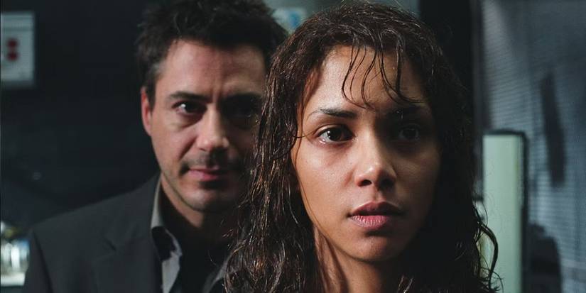 Halle Berry and Robert Downey Jr. in Gothika