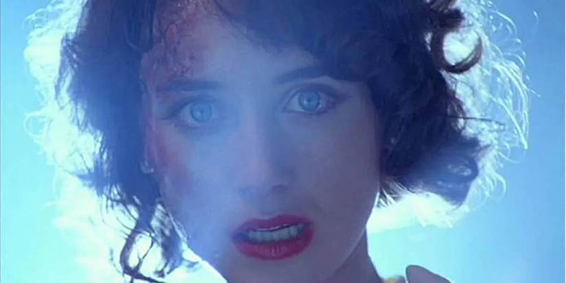 Cena assustadora de Mary Lou em Hello Mary Lou: Prom Night II