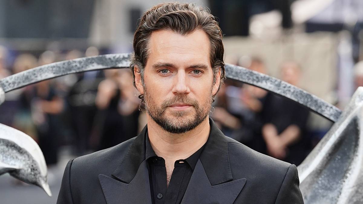 Guy Ritchie's New Henry Cavill War Movie Finally Sets Release Date