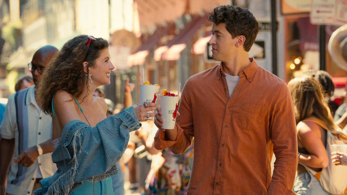 'People We Meet on Vacation' Review: Netflix's Irresistible Emily Henry Adaptation Has the Perfect Leading Pair