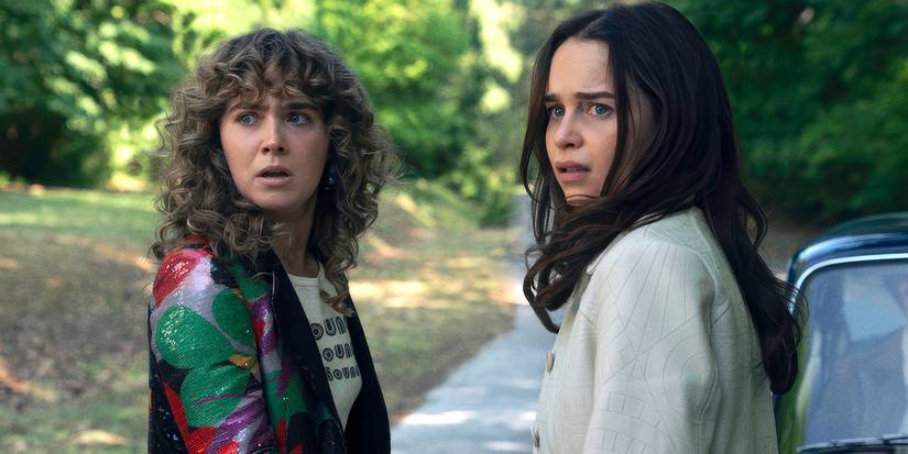  (l-r) Haley Lu Richardson as Twila, Emilia Clarke as Bea in Ponies.