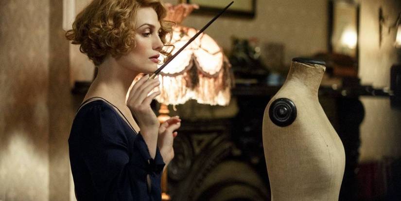 Alison Sudol as Queenie Goldstein casting a spell on a mannequin in 'Fantastic Beasts: The Crimes of Grindelwald'