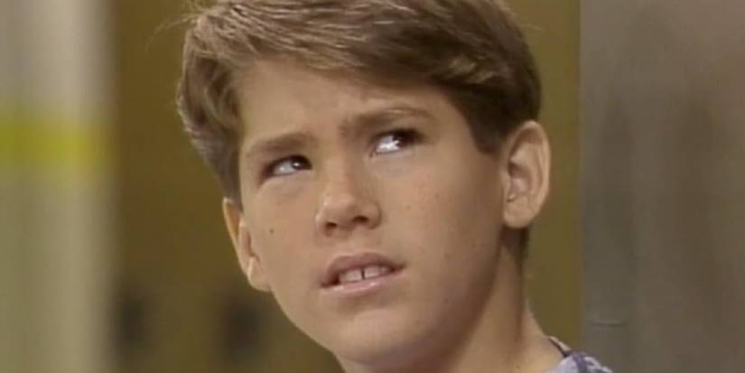 Ryan Reynolds looking up in 'Fifteen'