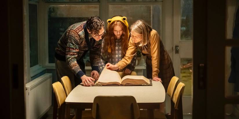 Mia Wasikowska, Blake Harrison, and Iona Bell in Fing!