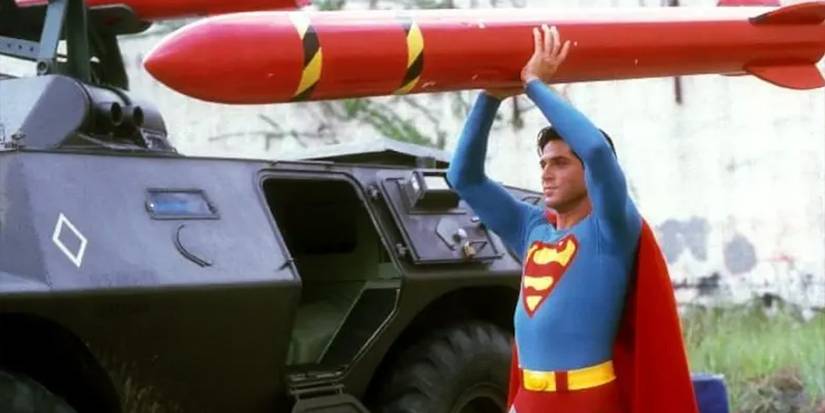 Clark Kent/Superboy (Gerard Christopher) catches a missile on 'Superboy'