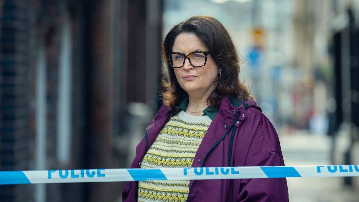 Ruth Jones in Run Away