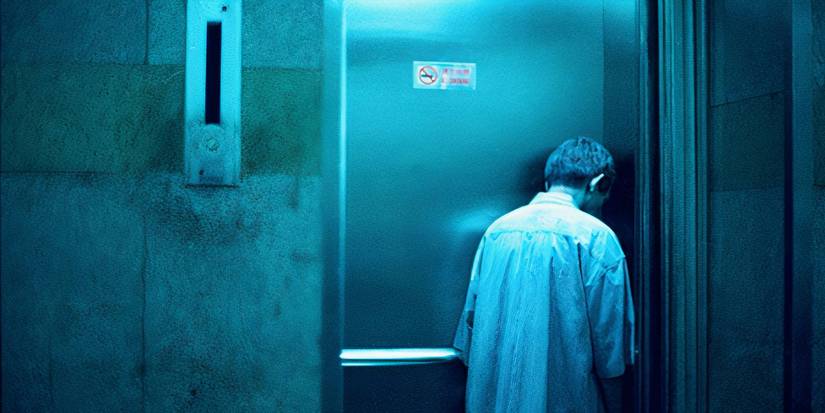 The ghost of an old man faces the corner menacingly in 'The Eye' (2002)