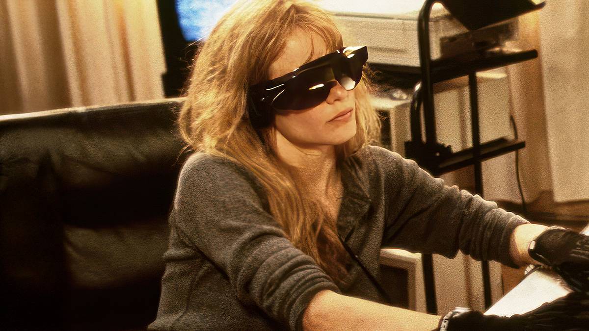 This Forgotten ’90s Sci-Fi Series Was Cancelled Right Before It Could Finish Its Most Ambitious Story