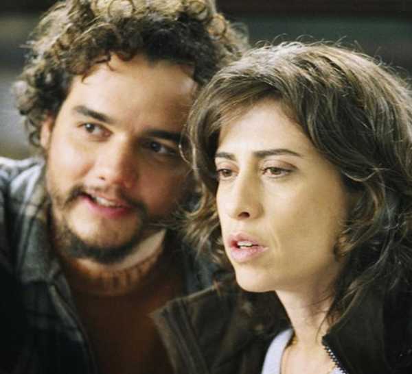 Fernanda Torres and Wagner Moura in 'Basic Sanitation: The Movie'