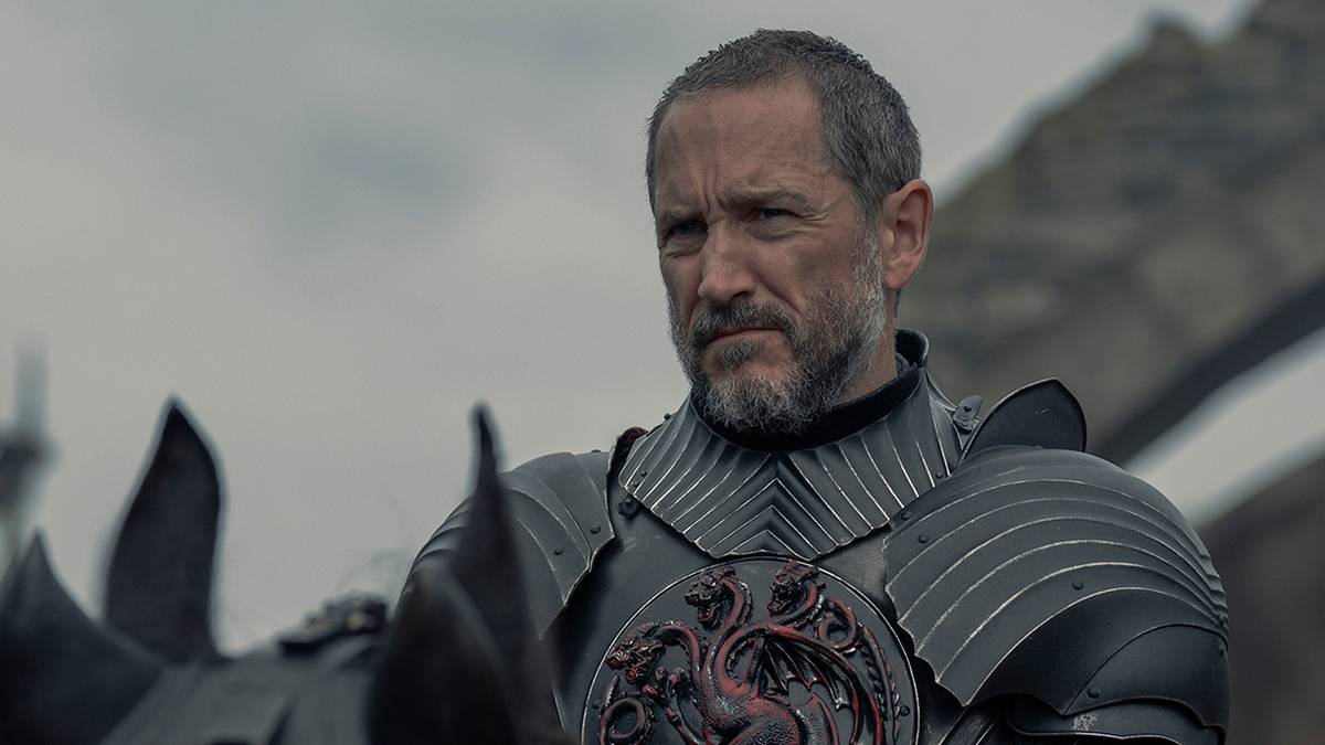 Bertie Carvel as Baelor Targaryen in his armor in A Knight of the Seven Kingdoms
