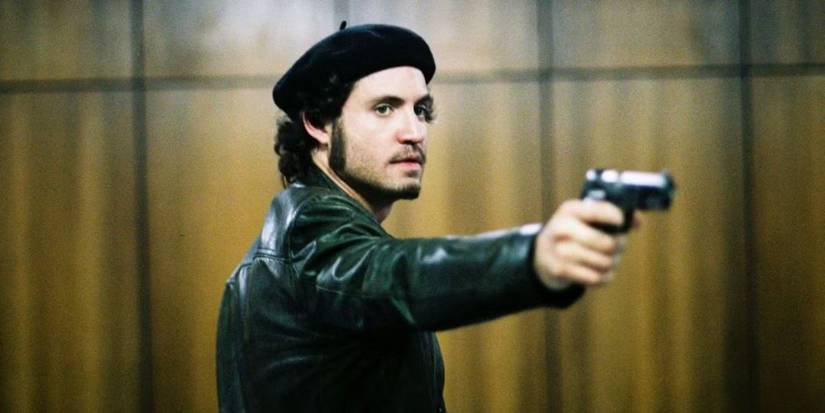 Edgar Ramirez pointing a gun in 'Carlos'
