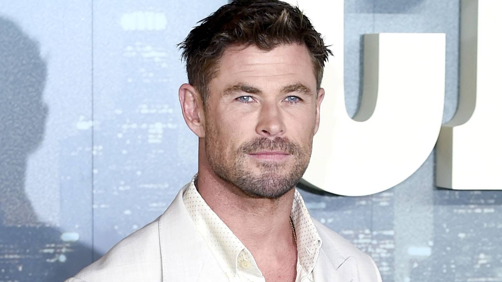 Chris Hemsworth on the red carpet