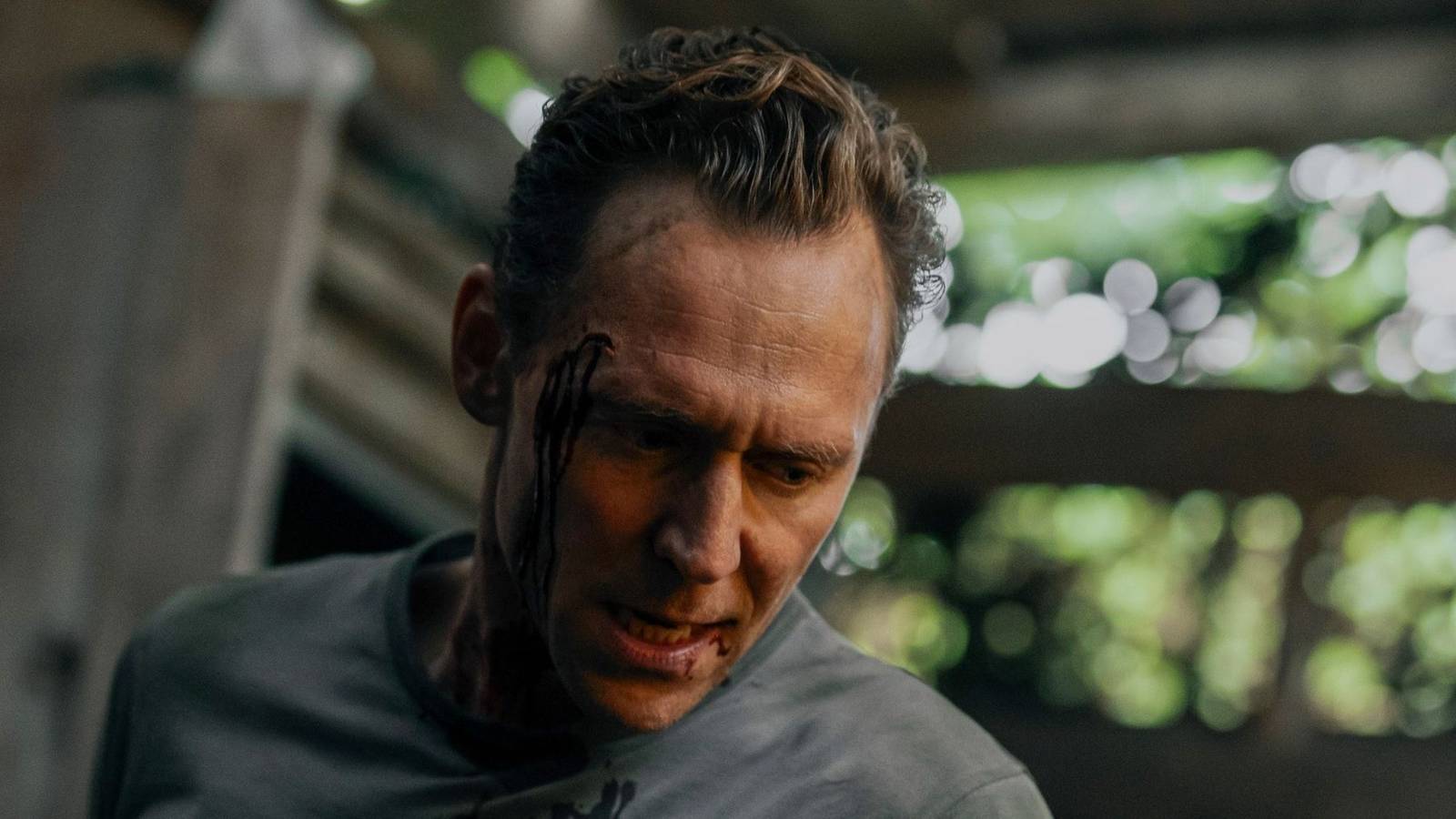 Tom Hiddleston’s 6-Part Spy Thriller Aged Perfectly and It’s Proving It on Prime Video