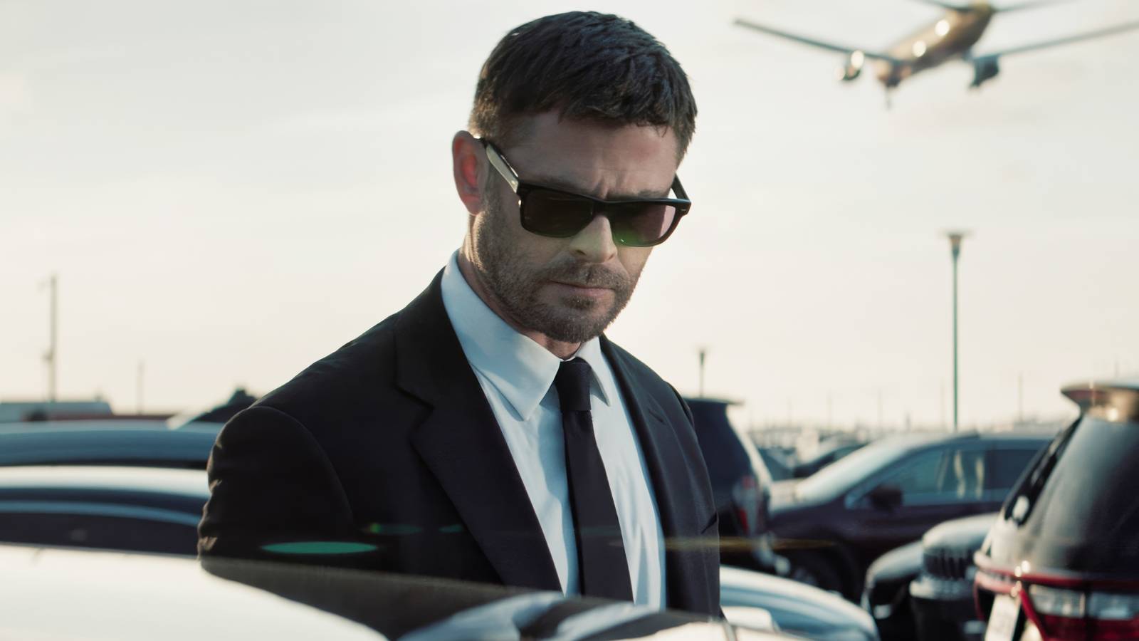 Chris Hemsworth Steals the Show in 'Crime 101': Critics Rave About Prime Video's New Heist Thriller
