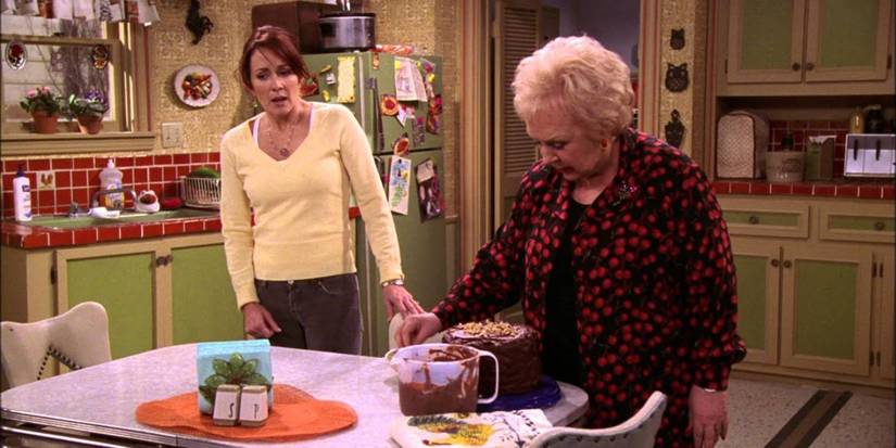 Debra (Patricia Heaton) and Marie (Doris Roberts) on the 'Everybody Loves Raymond' episode "Favors"