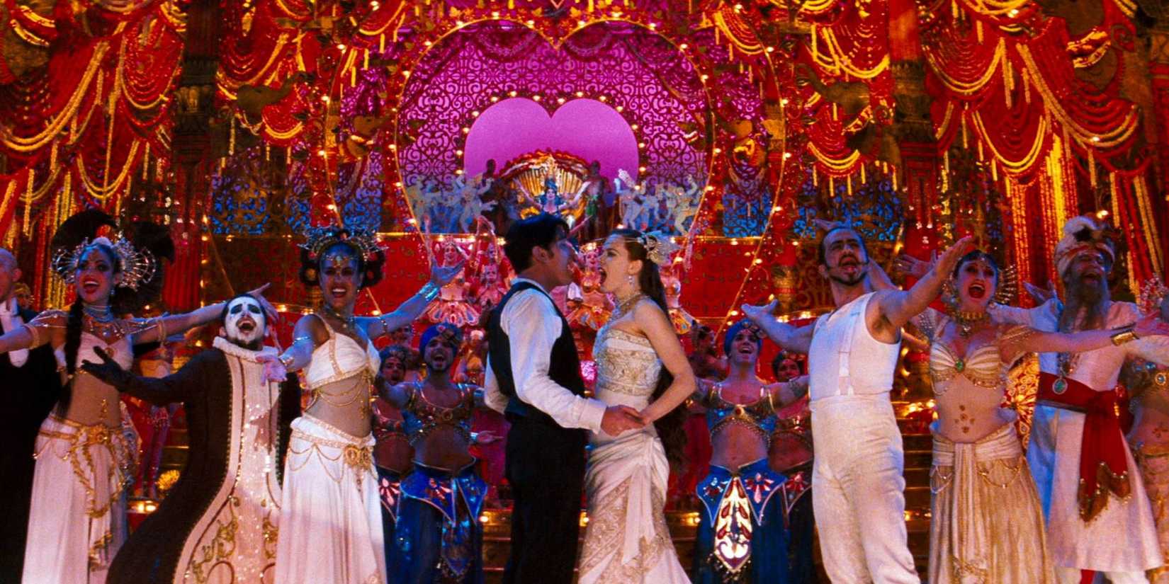 Ewan McGregor and Nicole Kidman dancing in Moulin Rouge!