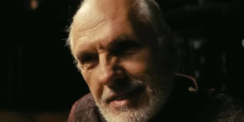 A close-up of elder Quintus looking angry in Fallout.